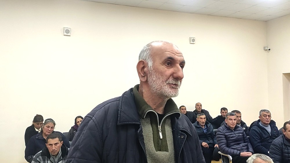 Seymur Orucov Ağstafanın Pirili və Sadıqlı kəndlərində növbəti dəfə vətəndaşları dinləyib